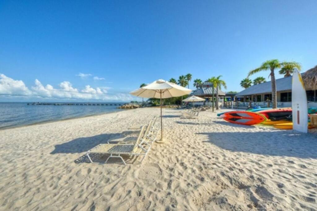 Beautiful One Bedroom Resort-Style Studio With Pool And Beach Access Ράσκιν Εξωτερικό φωτογραφία