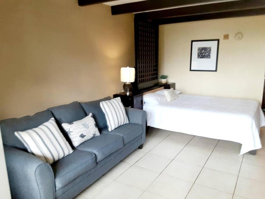 Beautiful One Bedroom Resort-Style Studio With Pool And Beach Access Ράσκιν Εξωτερικό φωτογραφία