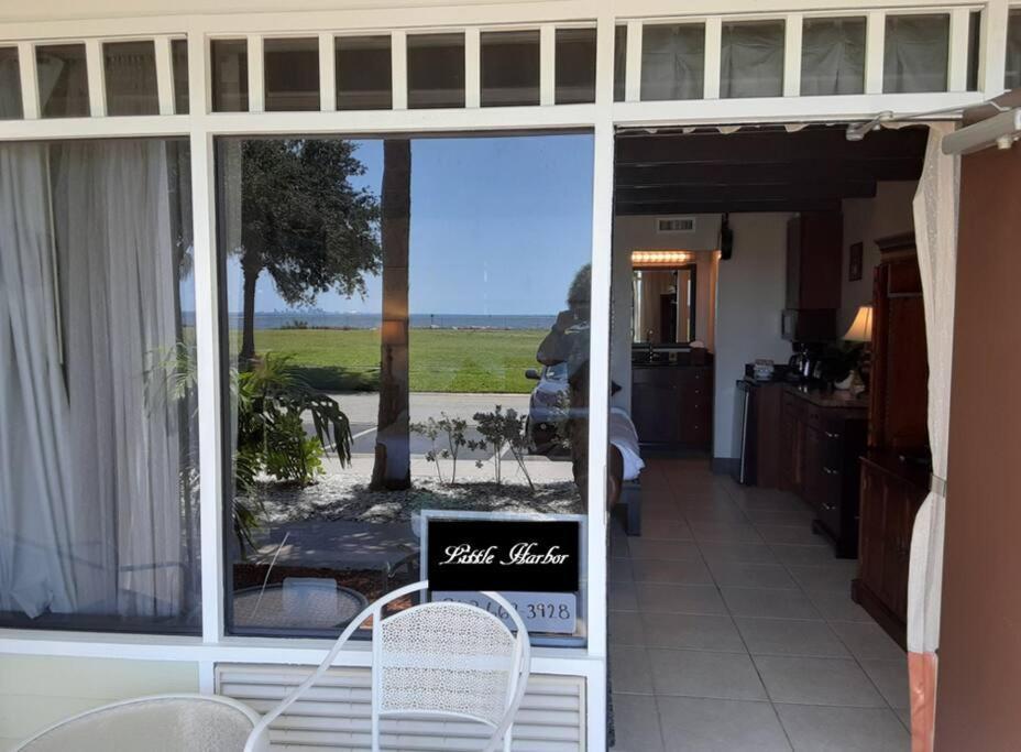 Beautiful One Bedroom Resort-Style Studio With Pool And Beach Access Ράσκιν Εξωτερικό φωτογραφία